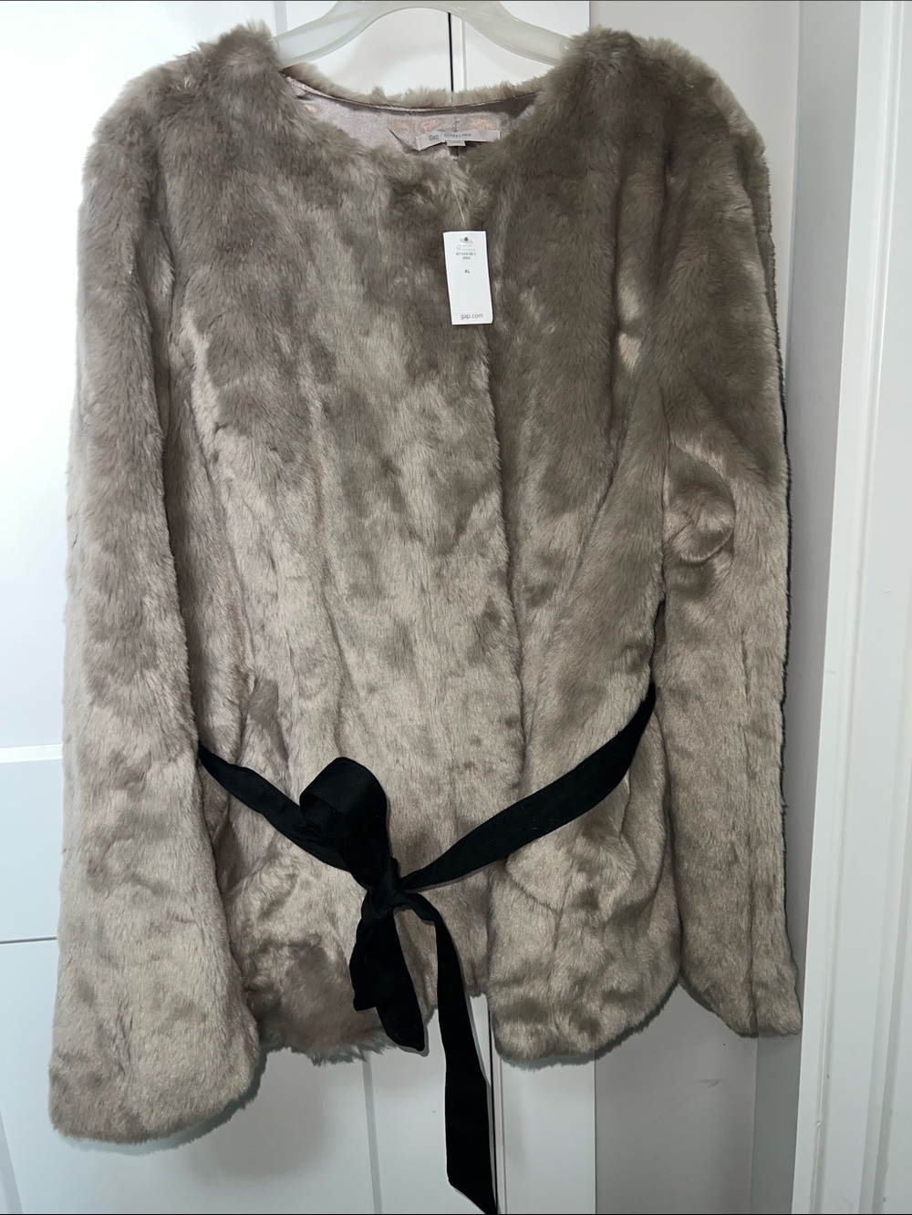 GAP NEW Women's Faux Fur Coat with Belt Taupe black gorgeous stylish XL